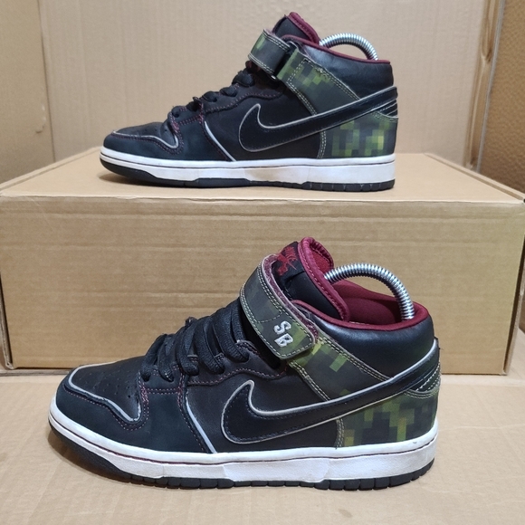 Nike | Shoes | Nike Sb Dunk Mid Nitraid Black | Poshmark